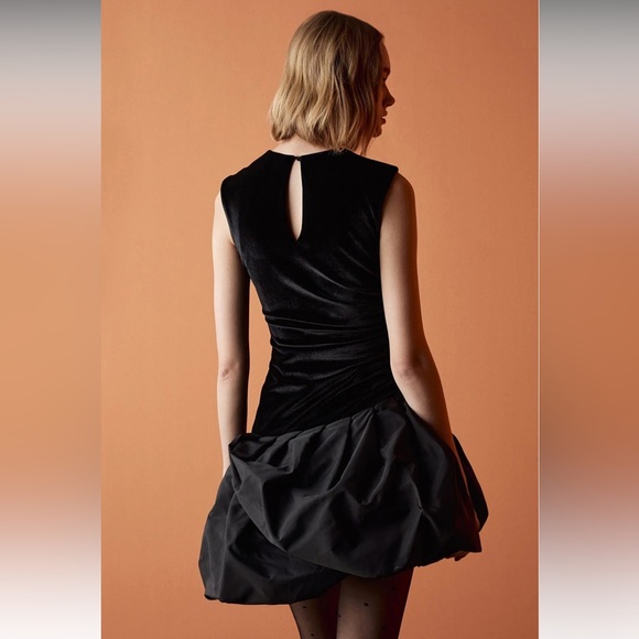 Wearhause Barbora Dress size Small - Picture 3 of 6